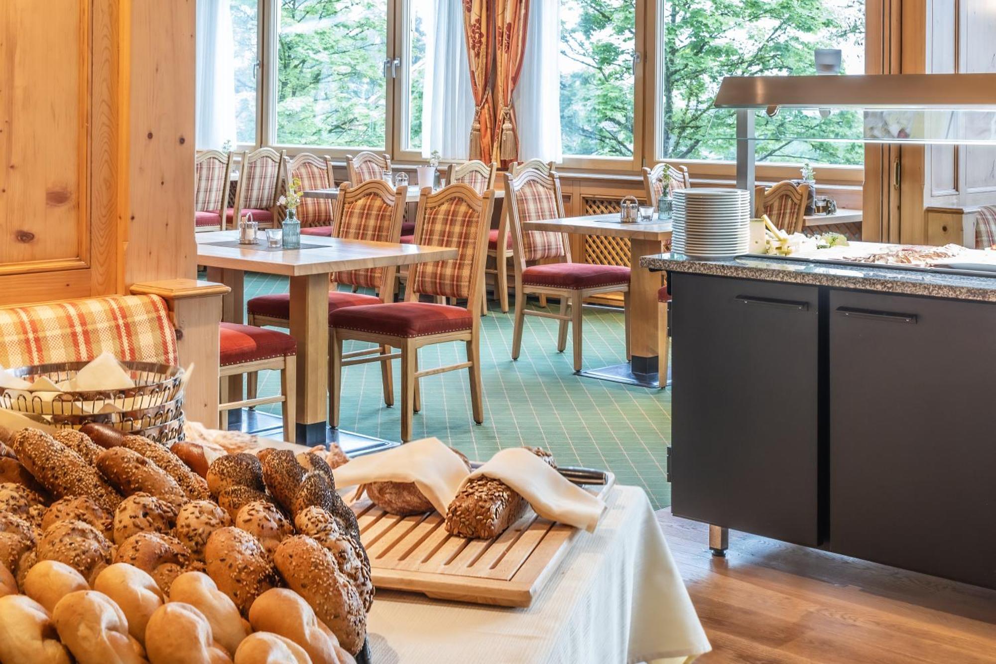 Hotel Engel Alberschwende Bagian luar foto