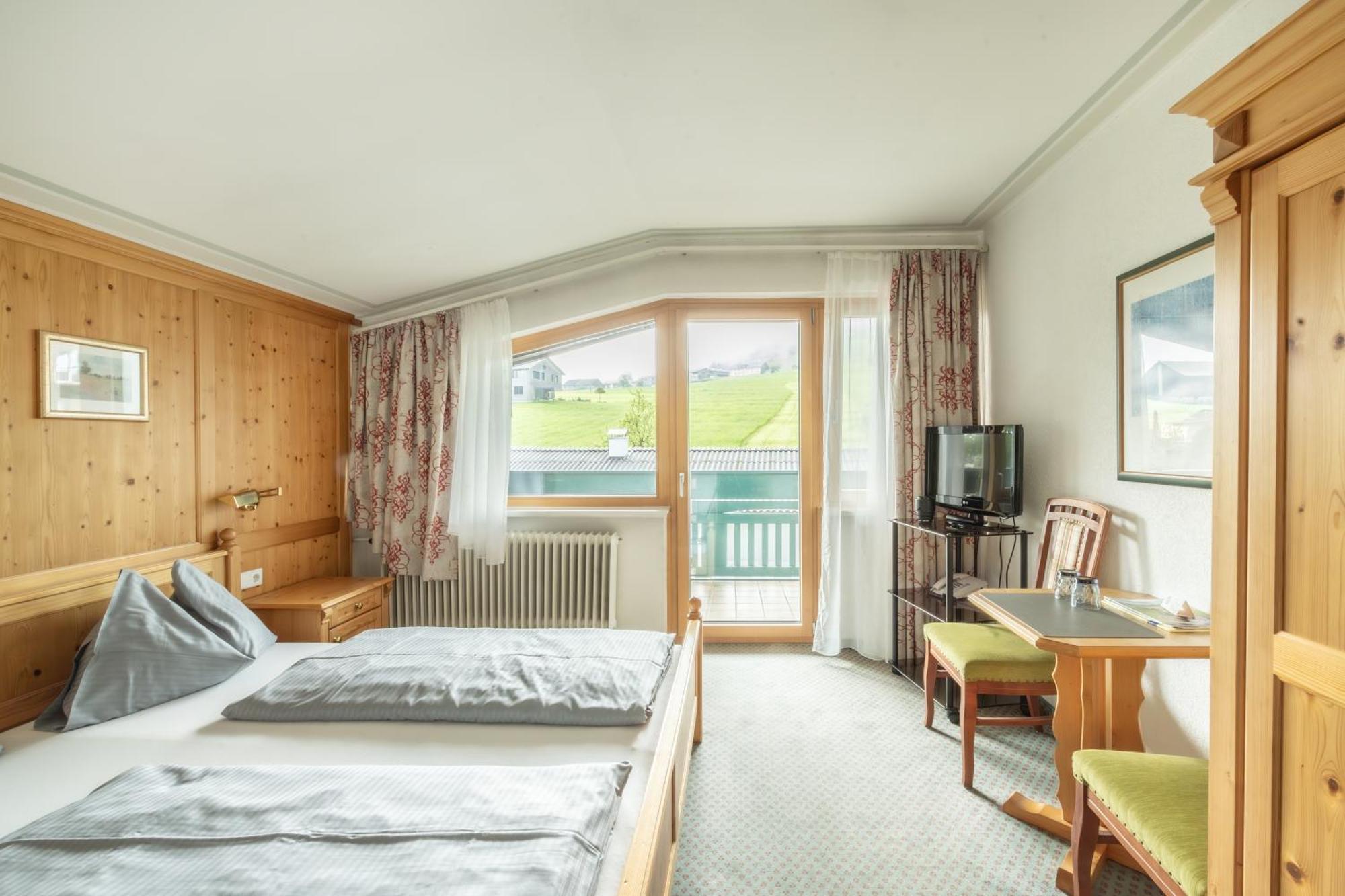 Hotel Engel Alberschwende Bagian luar foto