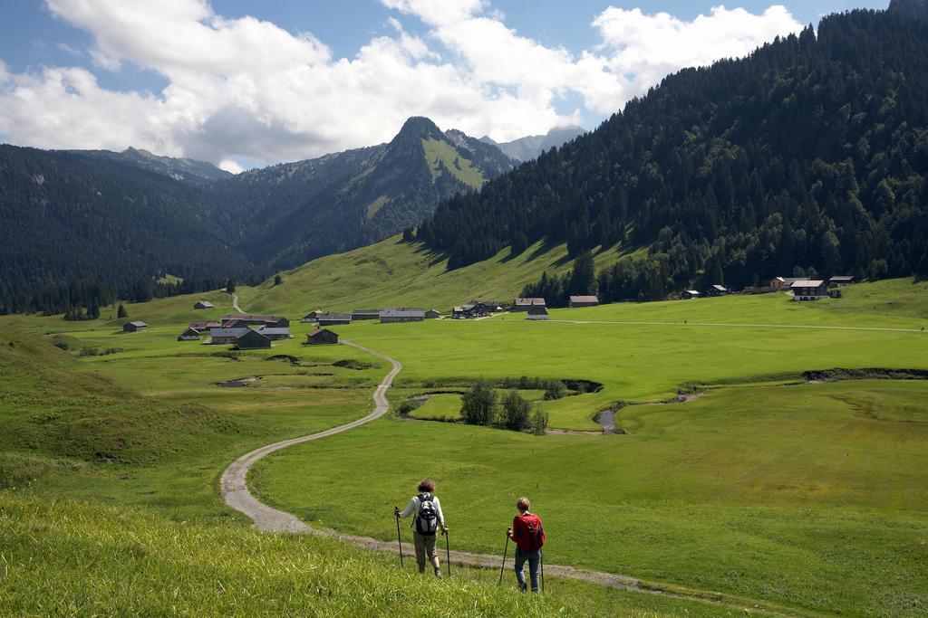 Hotel Engel Alberschwende Bagian luar foto
